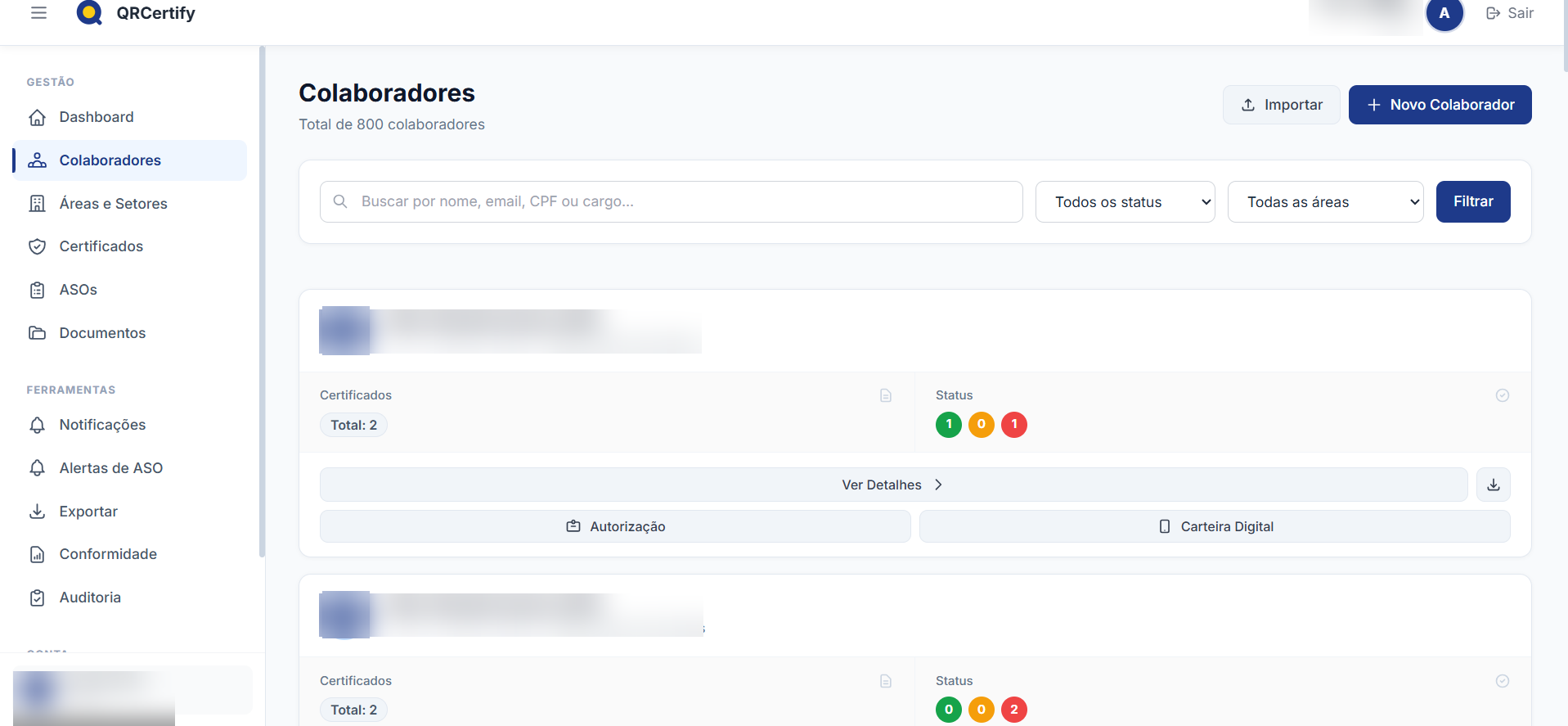 Tela de colaboradores do QRCertify com filtros, status e bot&atilde;o de Carteira Digital